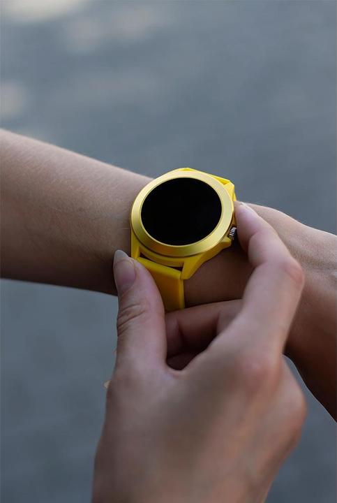 Actual product image Forever Smartwatch Colorum CW-300 xYellow