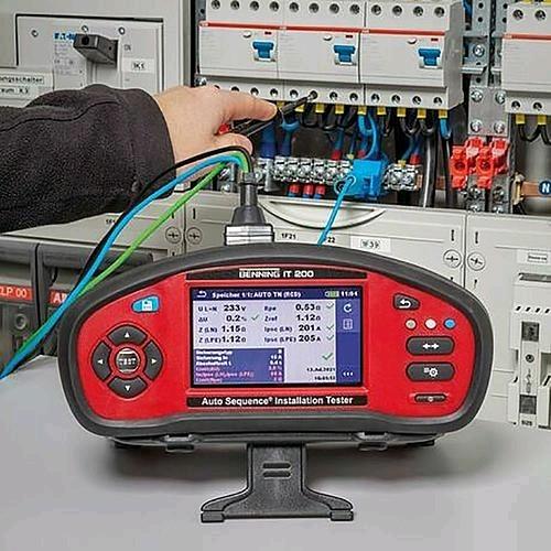 Image du produit Benning Testeur d'installation IT 200 (CAT III 600V, CAT IV 300V)