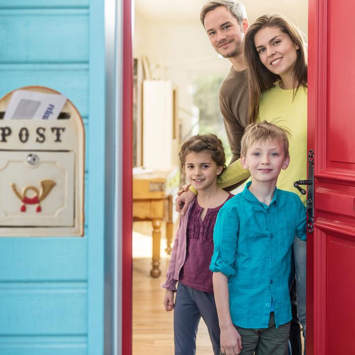Actual product image Relaxdays Antique Mailbox with Posthorn