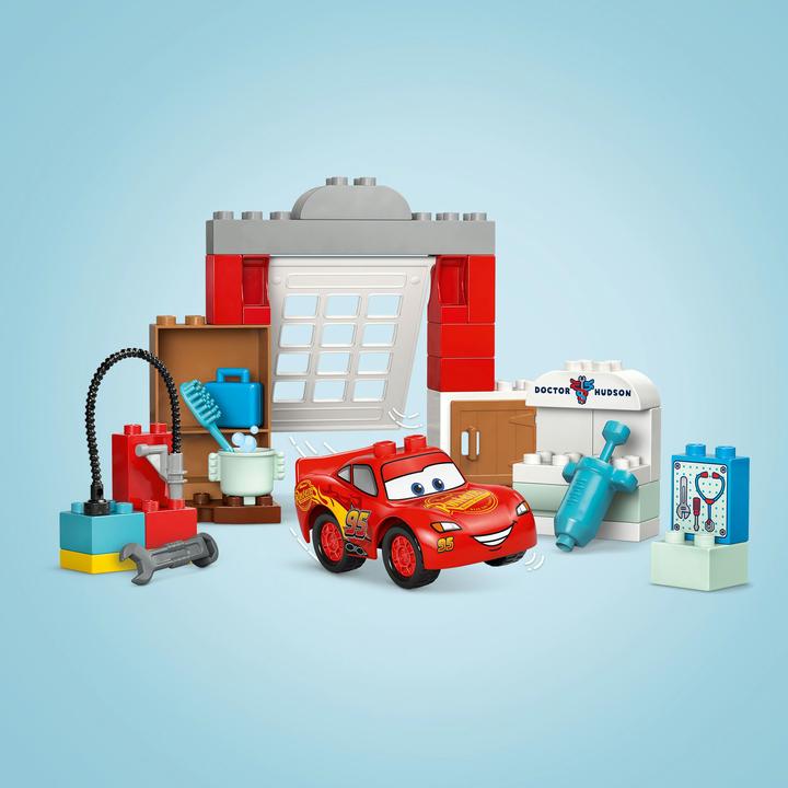 Actual product image LEGO McQueens Besuch in Docs Werkstatt (10456)