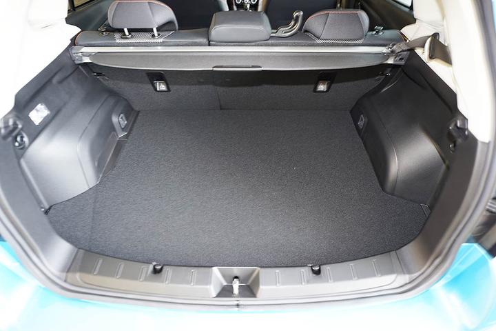 Actual product image Aristar Boot tub for Subaru XV from 2019 until today (e-Boxer)