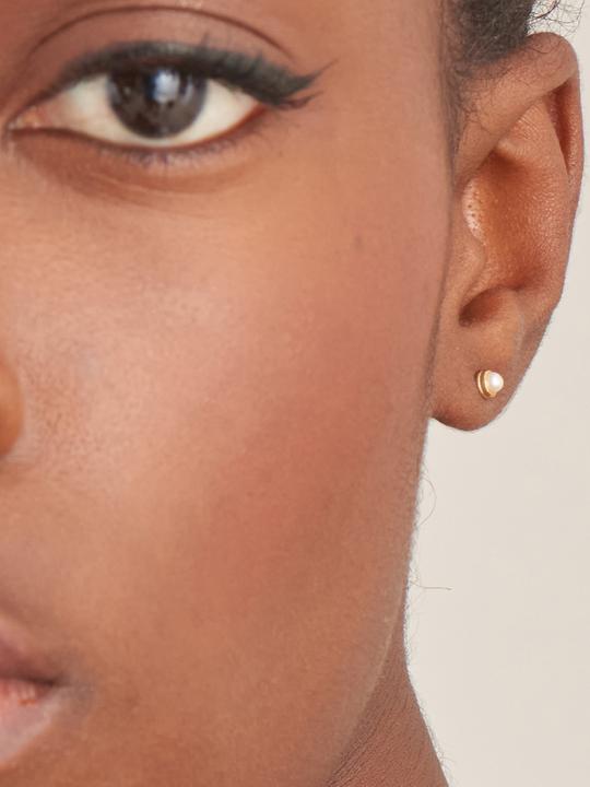 Actual product image Ania Haie Pearl Power Stud Earrings (Gold plated, Silver 925)