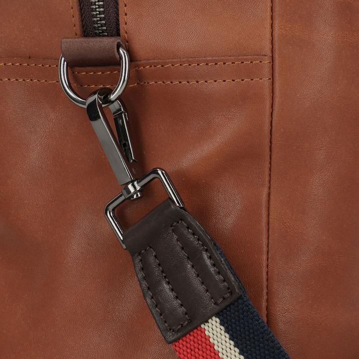 Actual product image Harolds Bague leather shoulder bag 40 cm