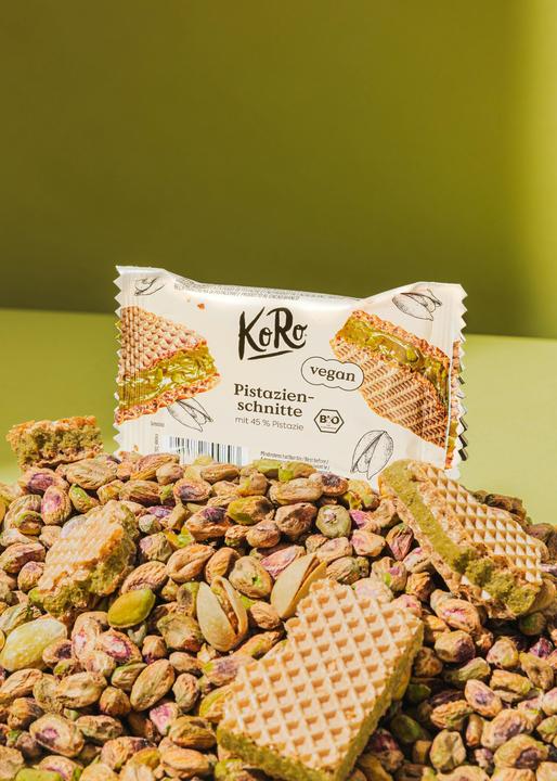 Actual product image KoRo Organic filled wafer slice with pistachio puree and white cocoa product (12 pcs., 264 g)