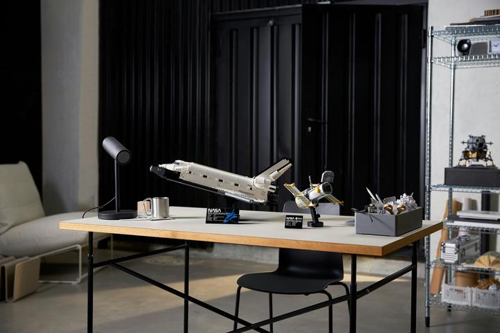Actual product image LEGO NASA Space Shuttle Discovery (10283, LEGO Rare Sets)