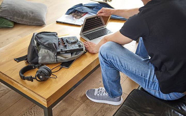 Actual product image Hercules DJ Control Inpulse 200
