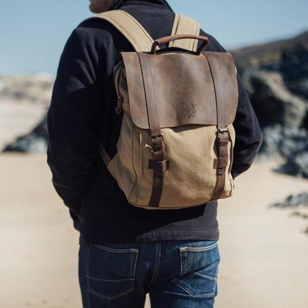 Produktbild Only-Bags.Store Segeltuch-Rucksack, strapazierfähiger Leder-Rucksack, stilvolle 15in Laptop-Tasche, ästhetische (14 l)