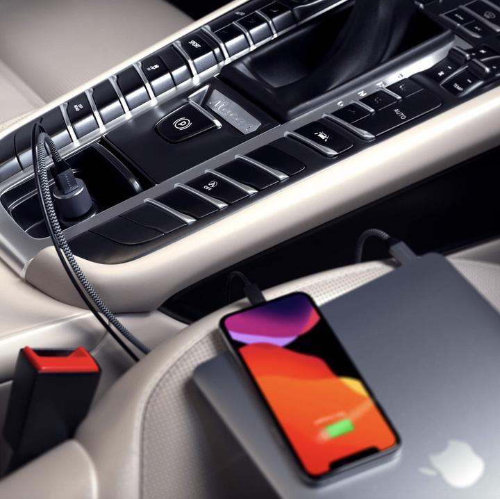 Actual product image Satechi USB Dual Car Charger V2