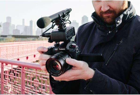 Productafbeelding Panasonic Lumix DC-GH5 II + Lumix G H-FS 12-60mm f3.5-5.6 Asph. (12 - 60 mm, 20.33 Mpx)