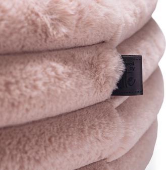 Productafbeelding Designed by Lotte Reza ligkussen (Hond)
