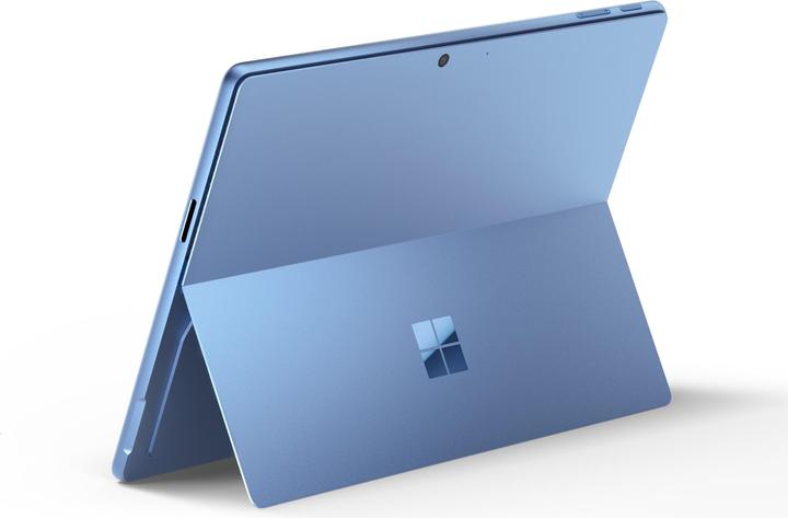Actual product image Microsoft Surface Pro – Copilot+ PC (mit Netzteil) – 11. Edition (13", Snapdragon X Plus X1P-64-100, 16 GB, 512 GB, Without keyboard layout)