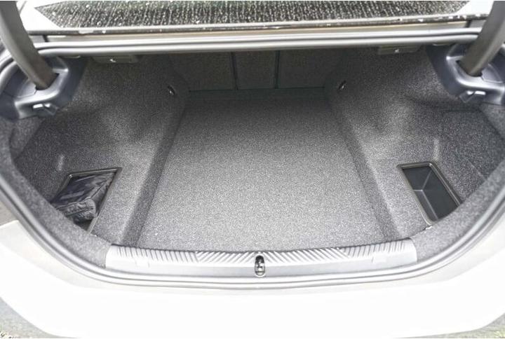 Produktbild Aristar Kofferraumwanne für BMW 5er (G60) Limousine ab 2023