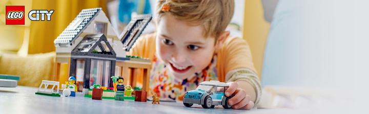 Actual product image LEGO Family home with electric car (60398, LEGO City)