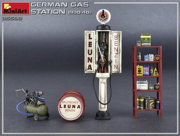 Actual product image Mini art German Gas Station 1930-40s