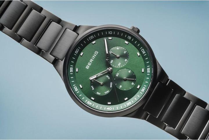 Actual product image Bering Classic (Analogue wristwatch, 40 mm)