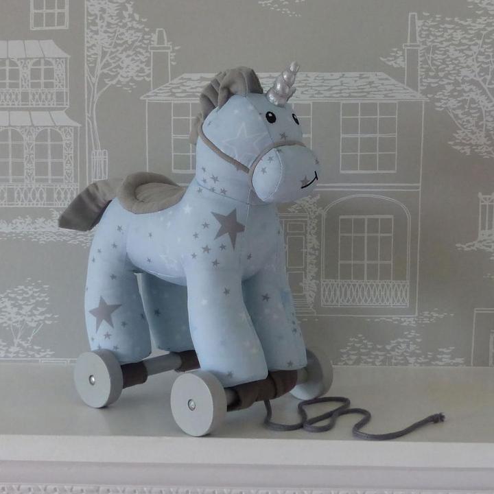 Image du produit little bird told me Une licorne au rayon de lune s'arrête