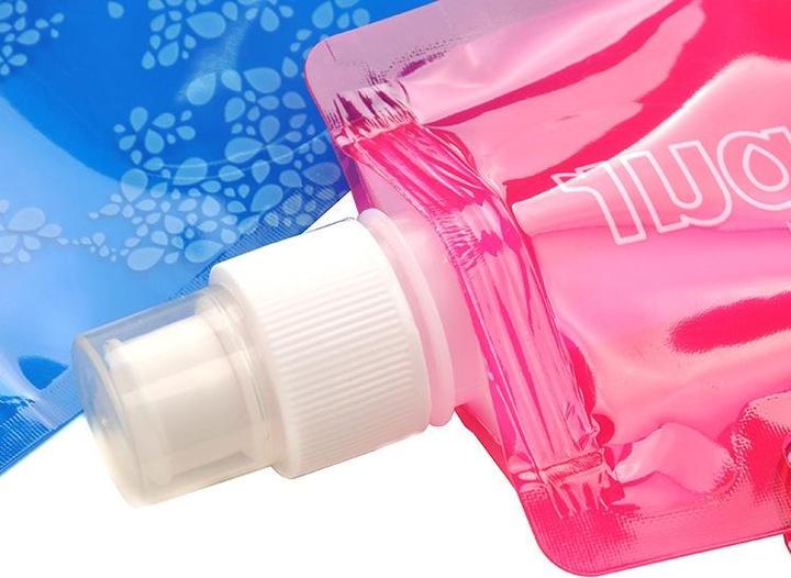 Produktbild Stride Trinkblase Tragbarer Wasserbeutel Faltbare Festival Trinkflasche mit Karabiner - Div. Farben 480ml (0.48 l)