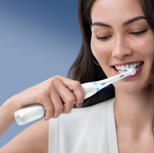 Image du produit Oral-B iO série 8 (Brosse à dents oscillo-rotative)