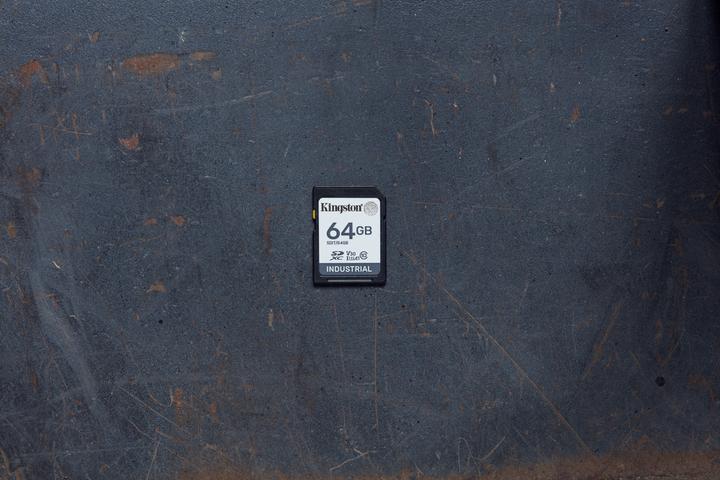 Produktbild Kingston Card Ind. SD +ADP 64GB pSLC (64 GB, SDXC, U3, UHS-I)
