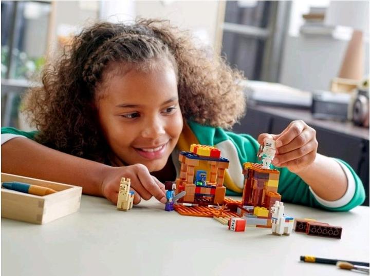 Immagine prodotto LEGO Il luogo di scambio (21167, LEGO Minecraft)