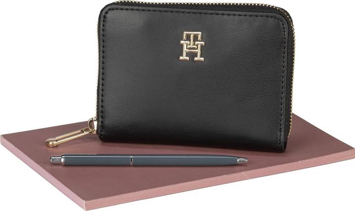 Actual product image Tommy Hilfiger Iconic Tommy Med Ziparound PSP23 Wallet