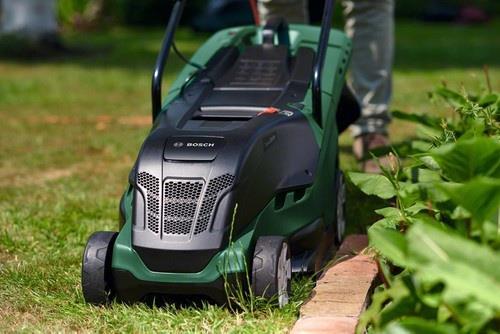 Produktbild Bosch Home & Garden AdvancedRotak 750 (Netzbetrieb)