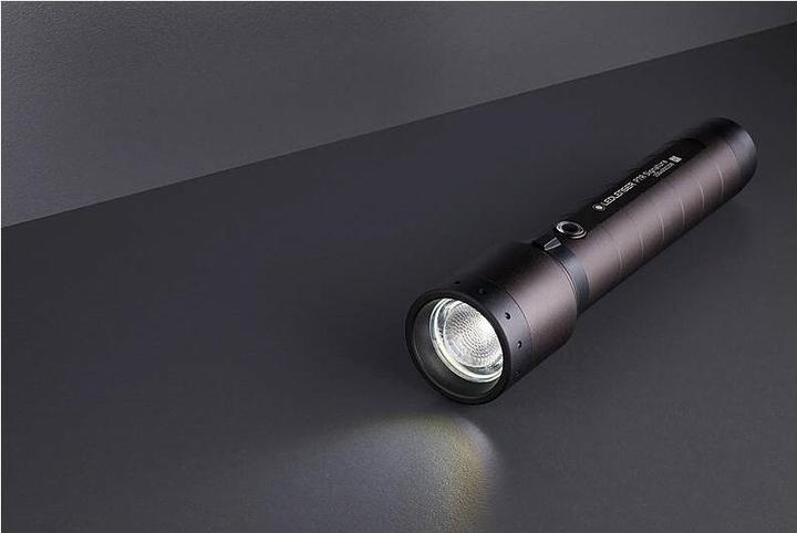 Image du produit Ledlenser Torche LED rechargeable P7R Signature (16.50 cm, 2000 lm)