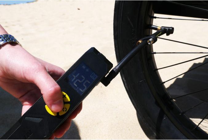 Produktbild Michelin Akku-Luftpumpe Digital 10 Bar