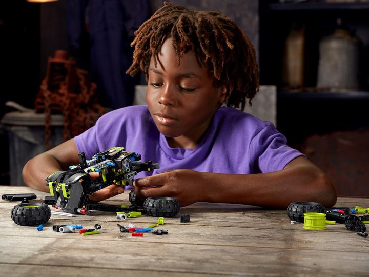Actual product image LEGO Monster Jam Grave Digger (42118, LEGO Technic)