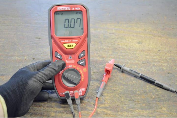 Produktbild Benning IT 100 Isolationsmessgerät 50 V, 100 V, 250 V, 500 V, 1000 V 20 G? (CAT IV 600V)