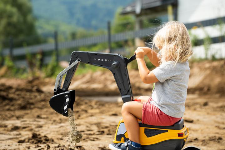Produktbild Falk Toys Volvo Bagger mit Klappsitz