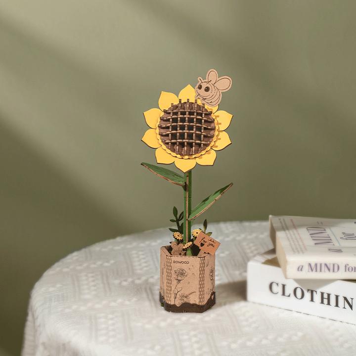 Actual product image Robotime Sunflower - Wooden construction kit flower