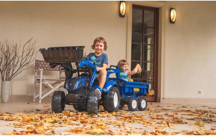 Actual product image Falk Toys New Holland Traktor + Anh. XL