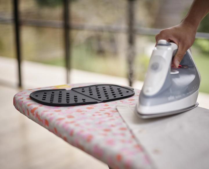 Actual product image Joseph Joseph Ironing board Glide (136 x 47 cm)
