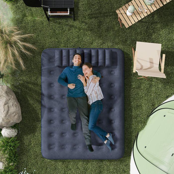 Immagine prodotto Swisshandel24 Materasso gonfiabile per 2 persone, con pompa a mano, morbido e robusto, 203x152x22cm, blu (152 x 203 cm)