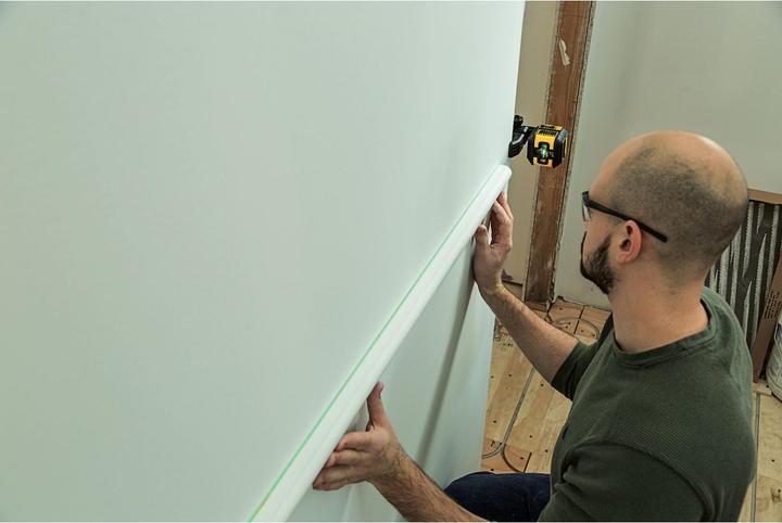 Actual product image Black & Decker Compact cross and line laser
