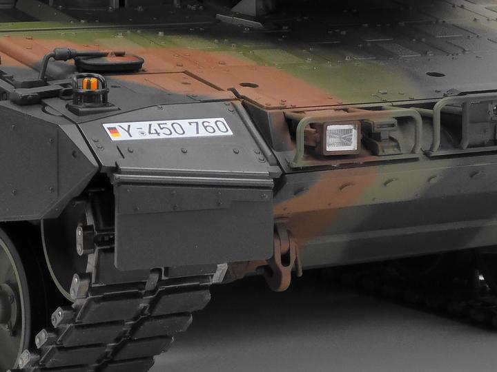 Produktbild Tamiya 1/16 RC German Battle Tank Leopard 2 A7V Full Option Kit