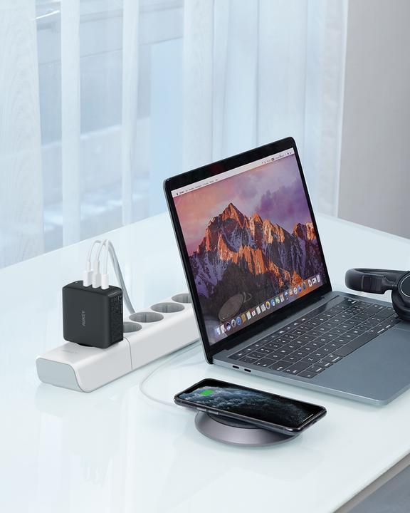 Actual product image Aukey Omnia Mix3 PA-B6S (90 W)