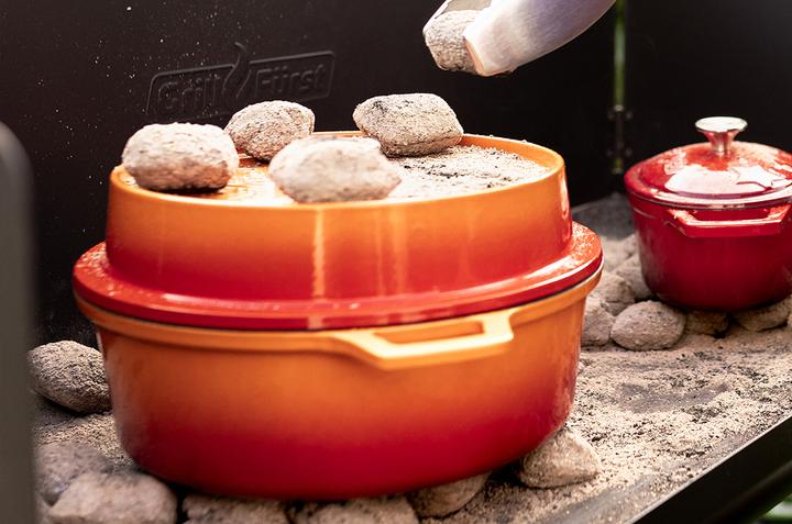 Actual product image Grillfürst Dutch Oven without feet - enamelled - DO7,5 - orange