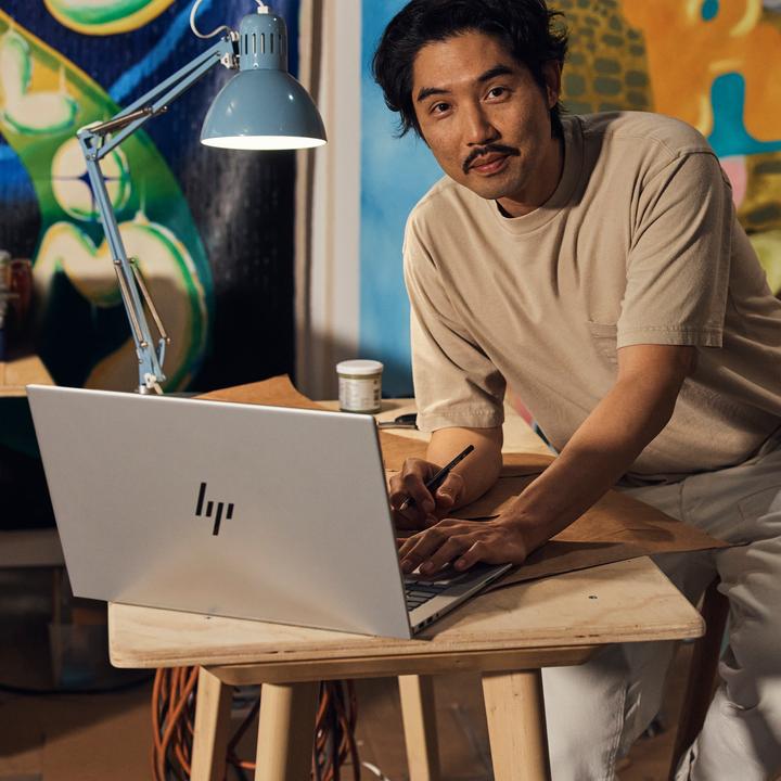 Produktbild HP ENVY 17-cw0375ng 17,3" FHD IPS, Intel i7-13700H, 16GB RAM, 512GB SSD, Windows 11 (17.28", Intel Core i7-13700H, 16 GB, 512 GB, DE)