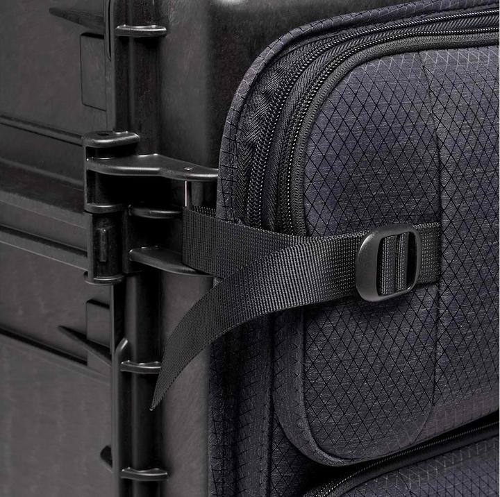 Actual product image Manfrotto Reloader Tough Laptop Sleeve (15", Universal)