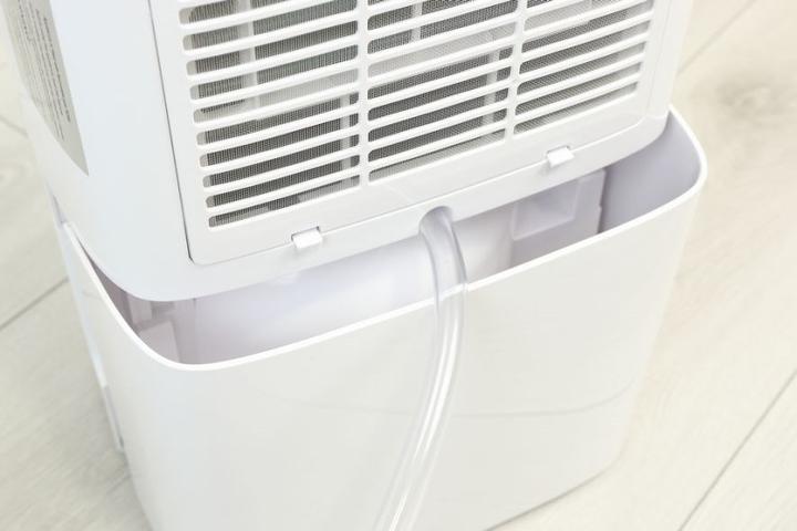 Actual product image Eldom Dehumidifier 2 levels of air circulation Humidity indicator 24-hour timer Performance (20 m², 48.00 l/24h)