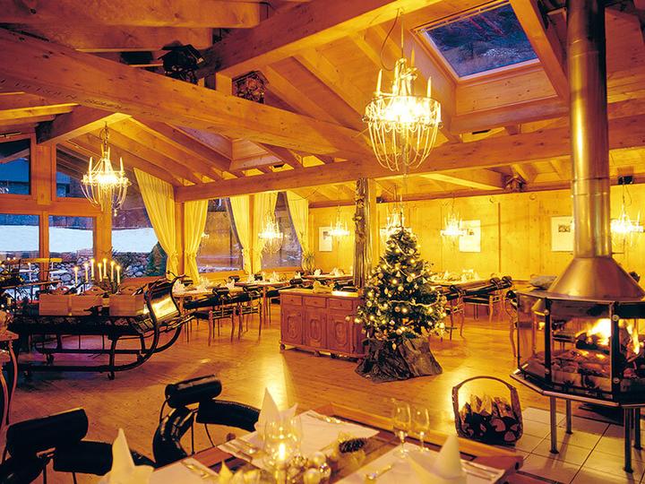 Immagine prodotto Smartbox Séjour romantique dans le canton du Valais : 1 nuit en hôtel 4* avec souper aux chandelles (2 pers.)