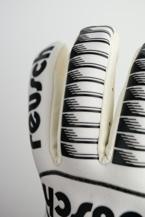 Actual product image Reusch Arrow Gold X Goalkeeper Glove (8)