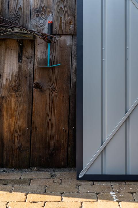 Actual product image Globel Metal tool shed wall ornament