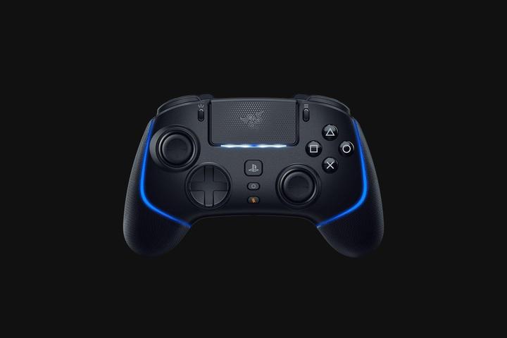 Actual product image Razer Wolverine V2 Pro (PS5, PC)
