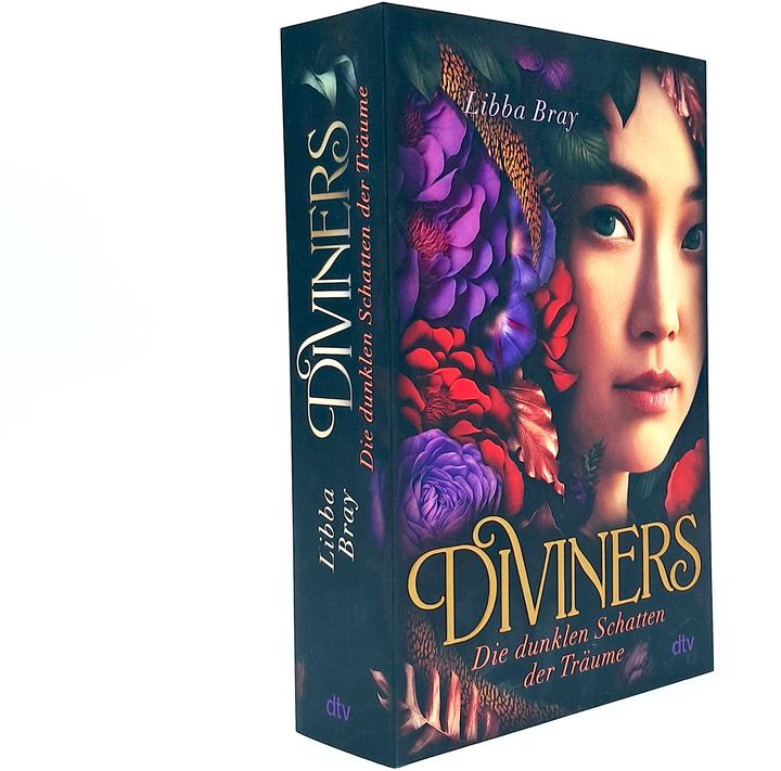Produktbild Diviners – Die dunklen Schatten der Träume (Deutsch, Barbara Lehnerer, Bernadette Ott, Libba Bray, 2025)