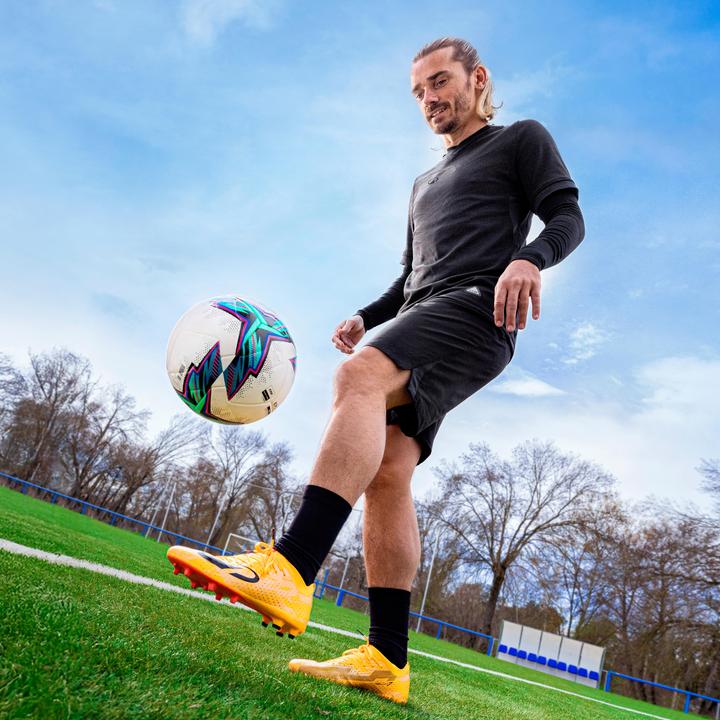 Produktbild Kipsta Damen/Herren Fussball Nockenschuh FG - CLR Elite Fire Storm "Antoine Griezmann" (47)