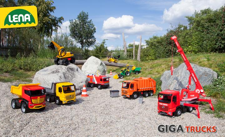 Actual product image Lena Fire Giga Trucks in a 66cm box
