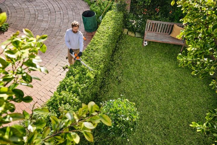 Immagine prodotto Stihl Set tagliasiepi a batteria HSA 40 con 2 batterie AS 2 e caricabatterie AL 1 (Tagliasiepi a batteria)